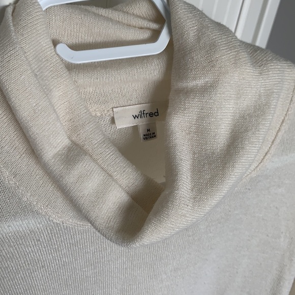 Cream Aritzia Wilfred Turtle neck - Picture 2 of 3